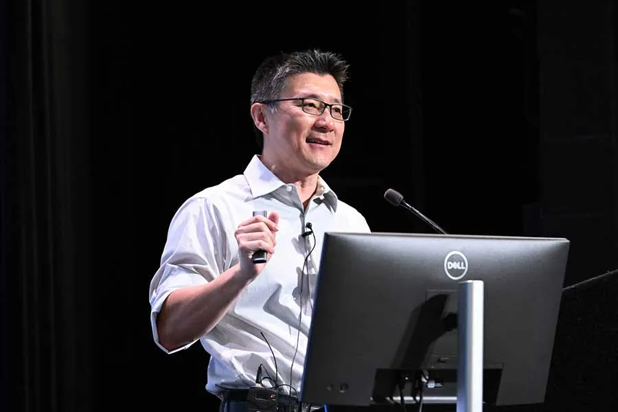photo of Junfeng Yang