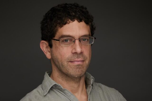Assaf Zeevi Headshot