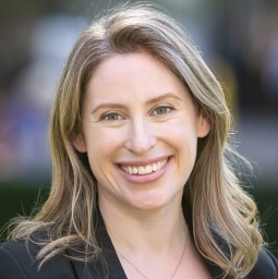 Talia Gillis Headshot